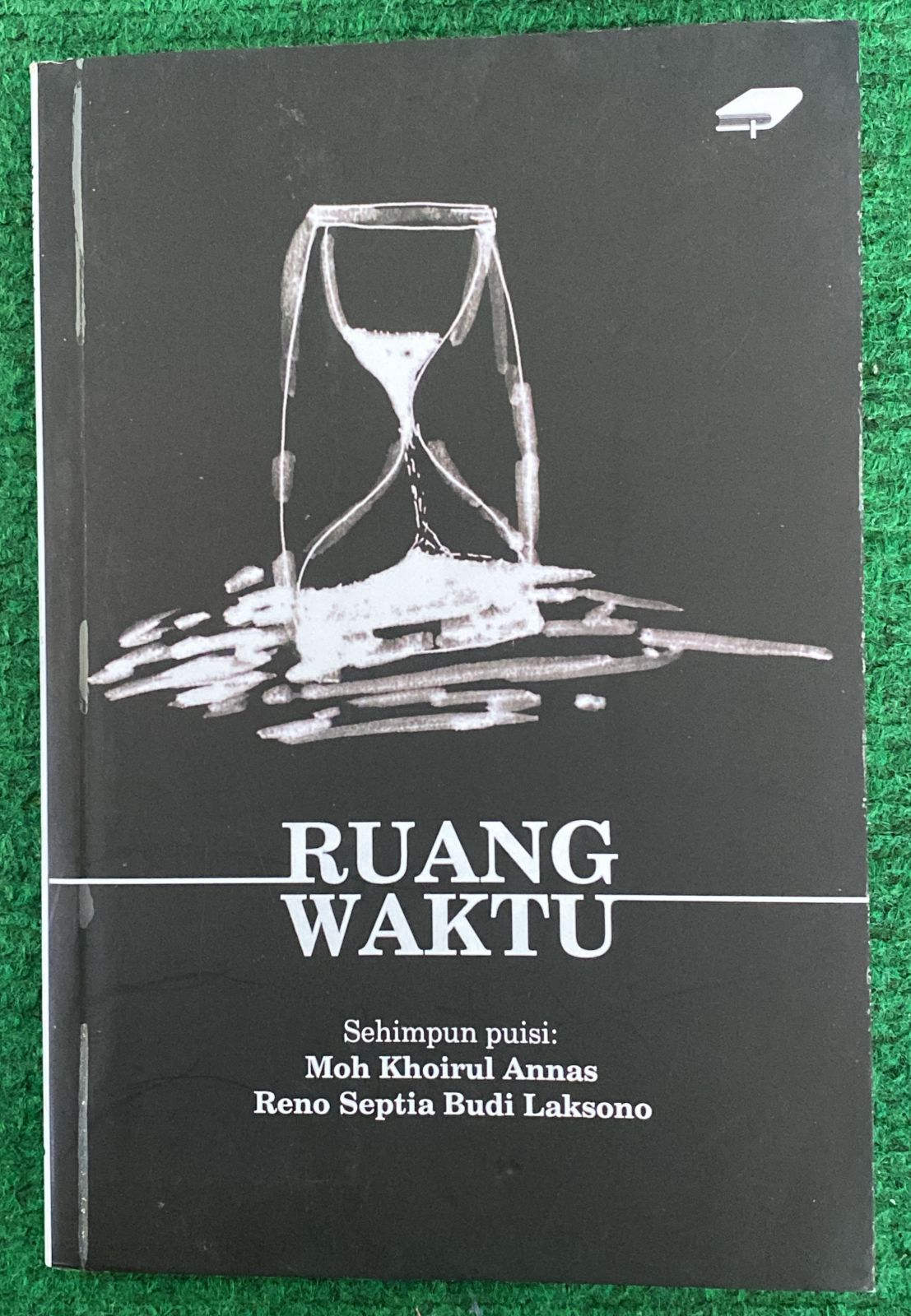Cover Ruang Waktu / Moh Khoirul Annas